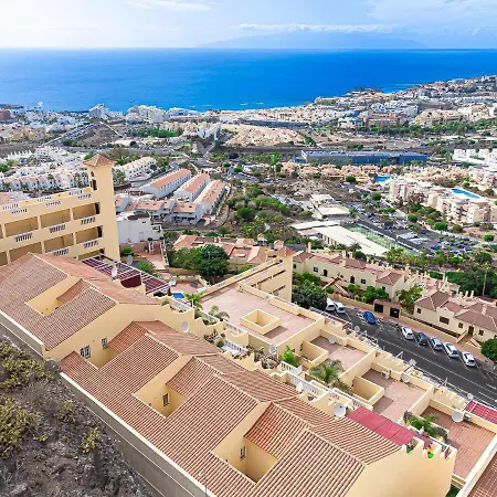 Floor With Ocean View أذيخي