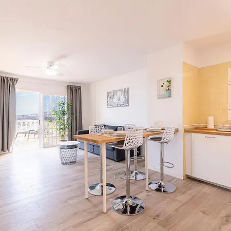 Floor With Ocean View Apartment *